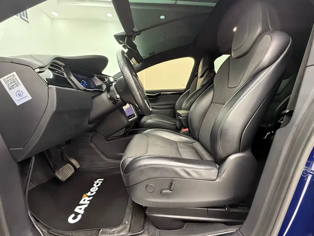 Tesla Model X 2018 — фото 9