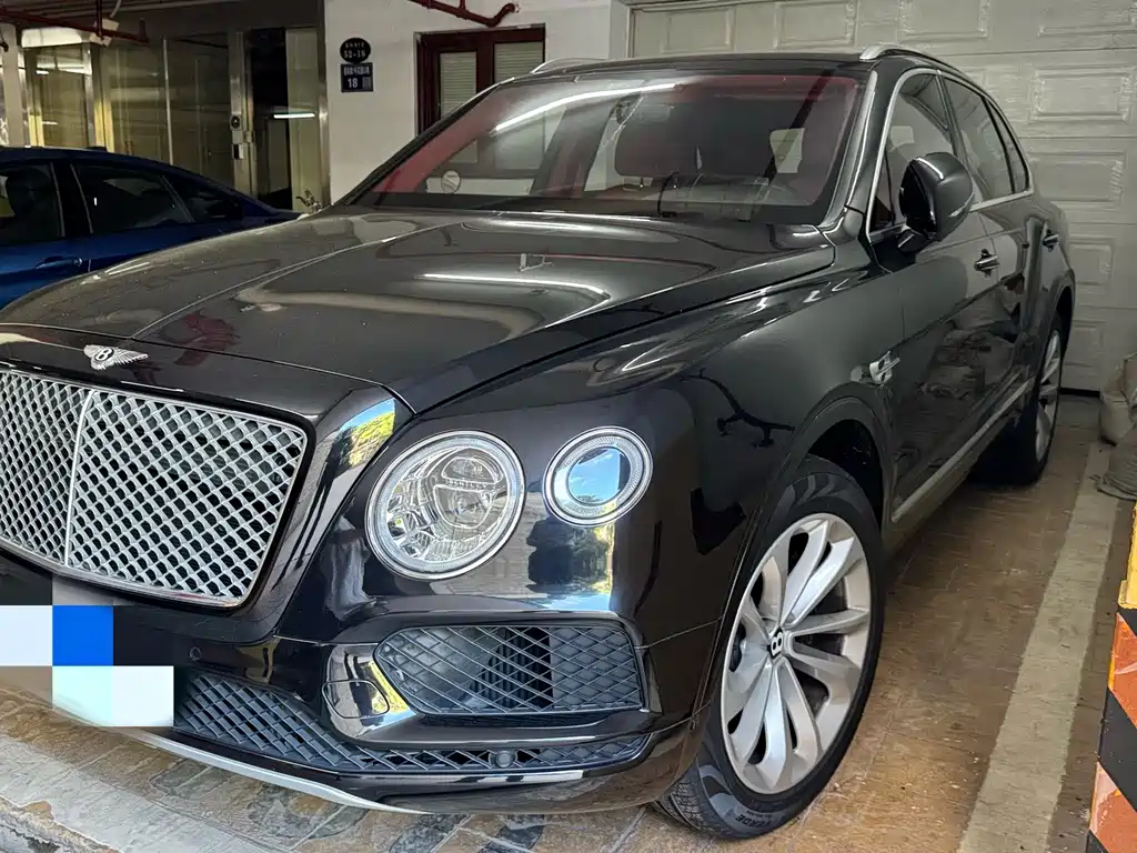 Bentley Bentayga 2017 — фото 1
