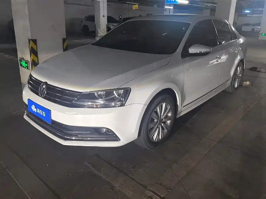 Volkswagen Sagitar 2016