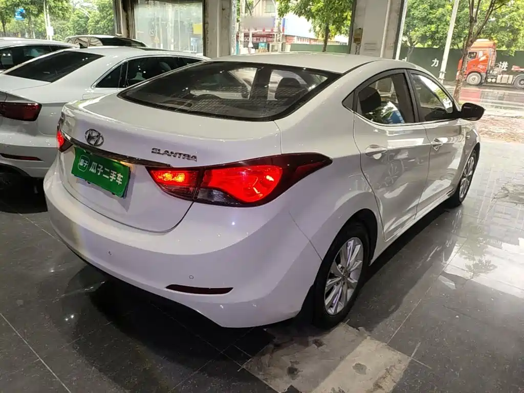 Hyundai Elantra 2017