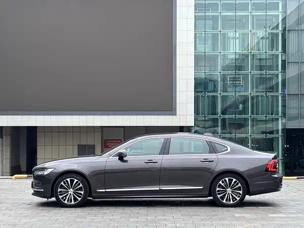 Volvo S90 2024