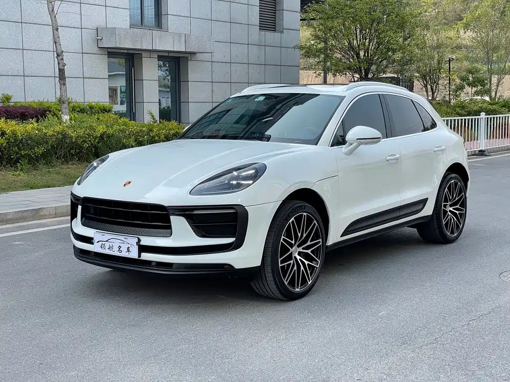 Porsche Macan 2023 — фото 1