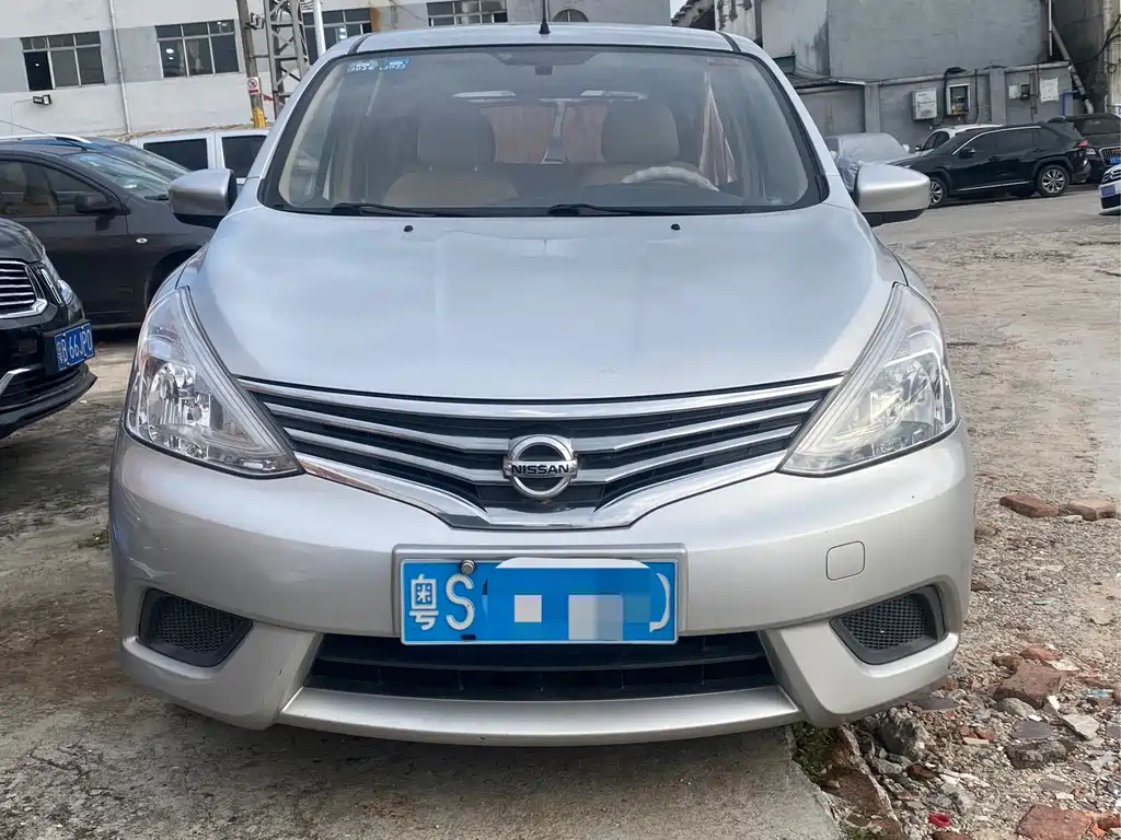 Nissan Livina 2016