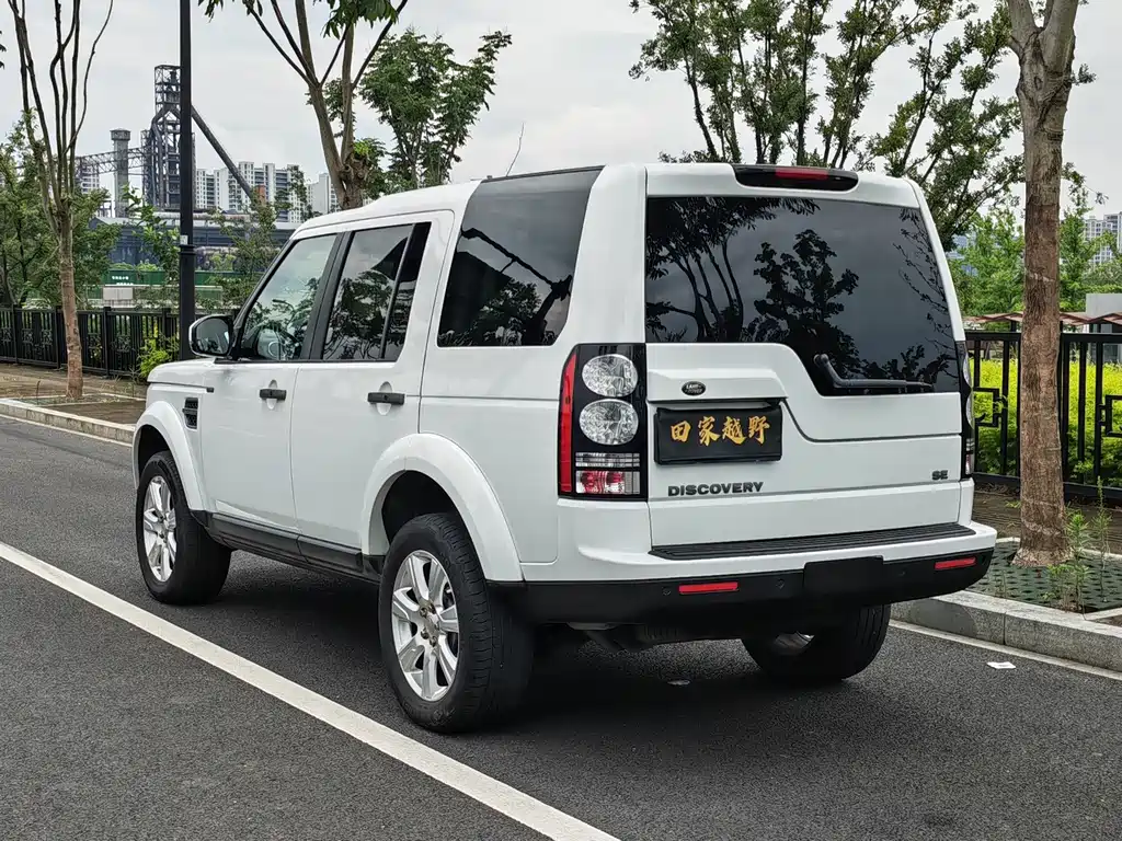 Land Rover Discovery 2015 — фото 7