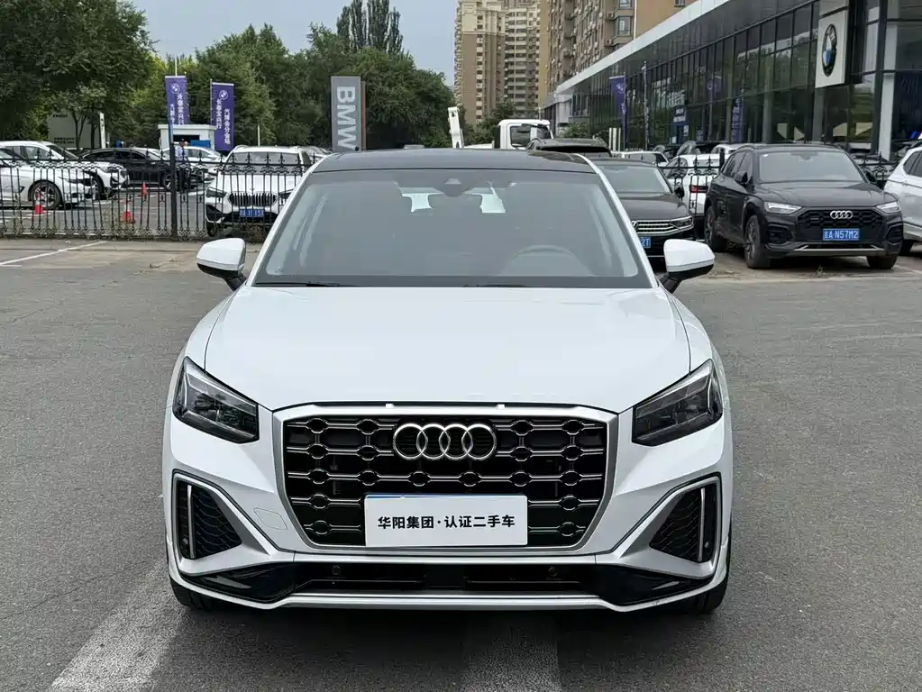 Audi Q2L 2024