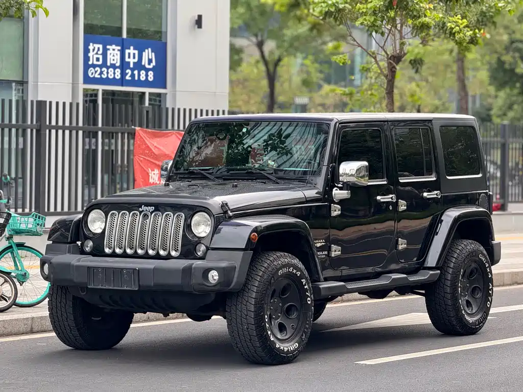 Jeep Wrangler 2015 — фото 1