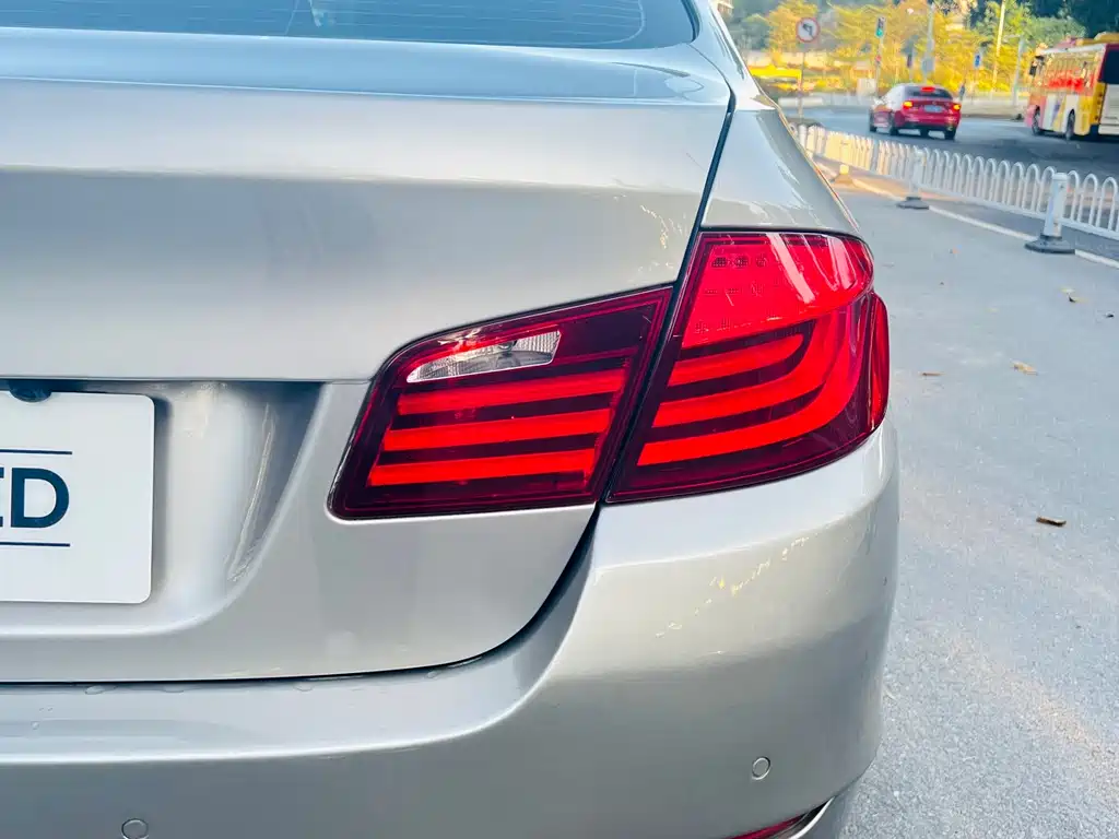 BMW 5 Series 2013 — фото 10