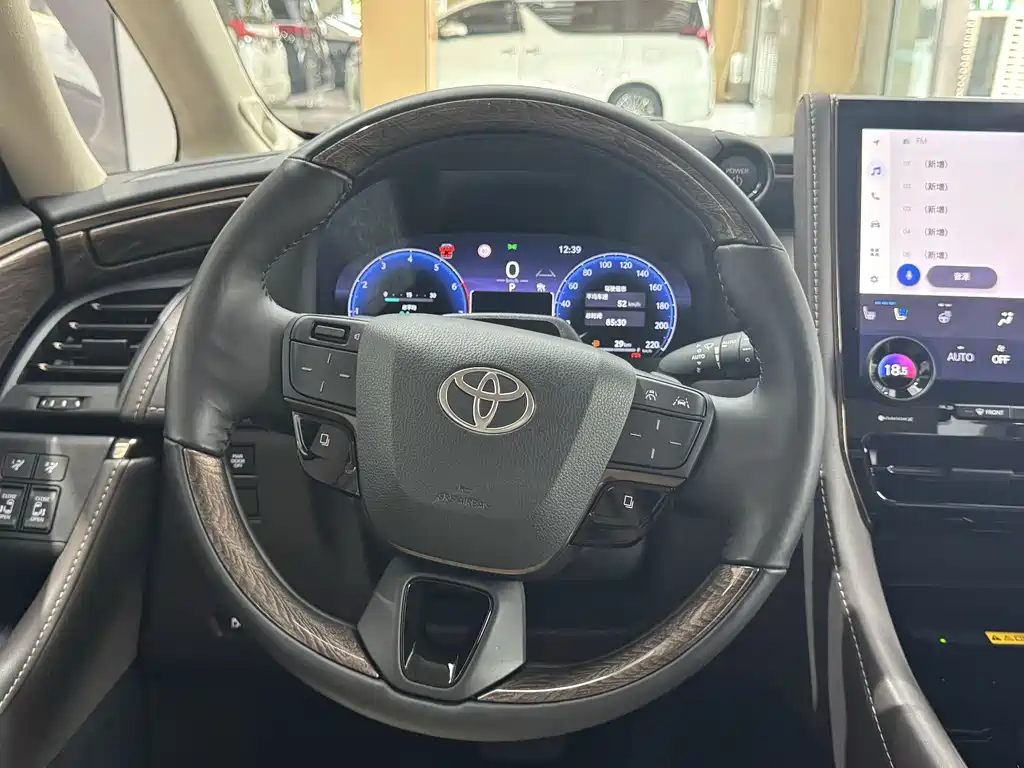 Toyota Alphard 2024 — фото 20