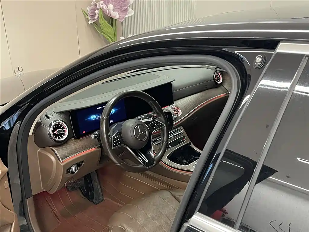 Mercedes-Benz E-Class 2022 — фото 26