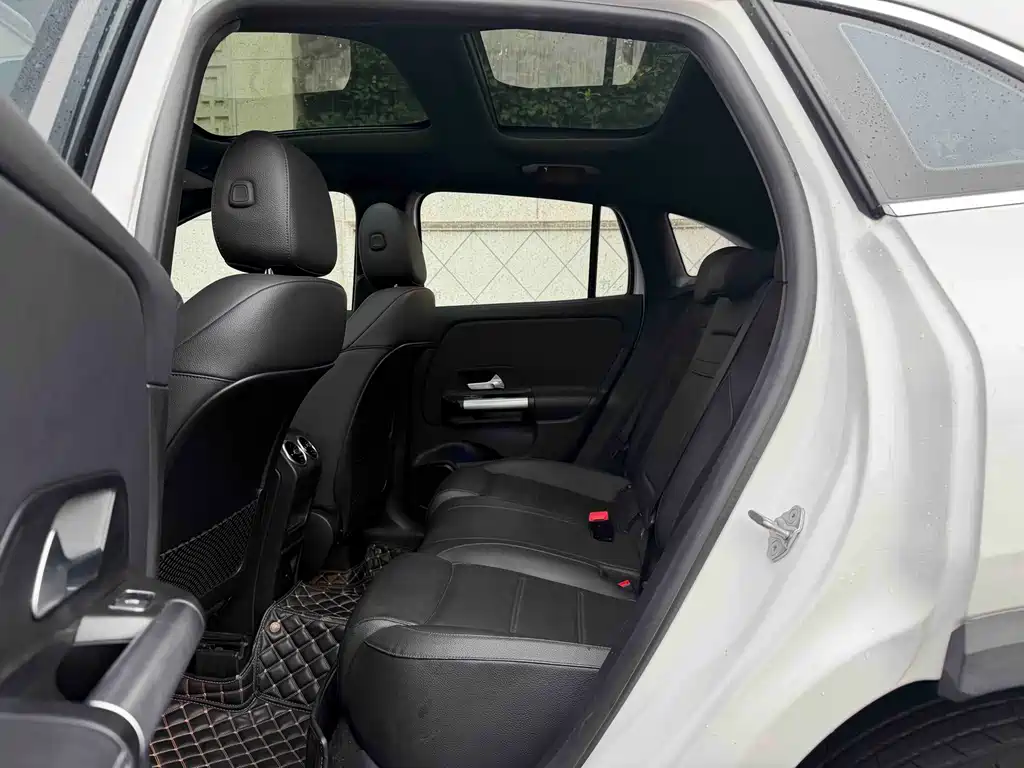 Mercedes-Benz GLA 2021