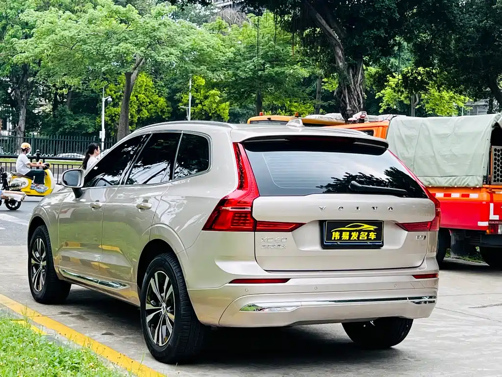 Volvo XC60 2025 — фото 6
