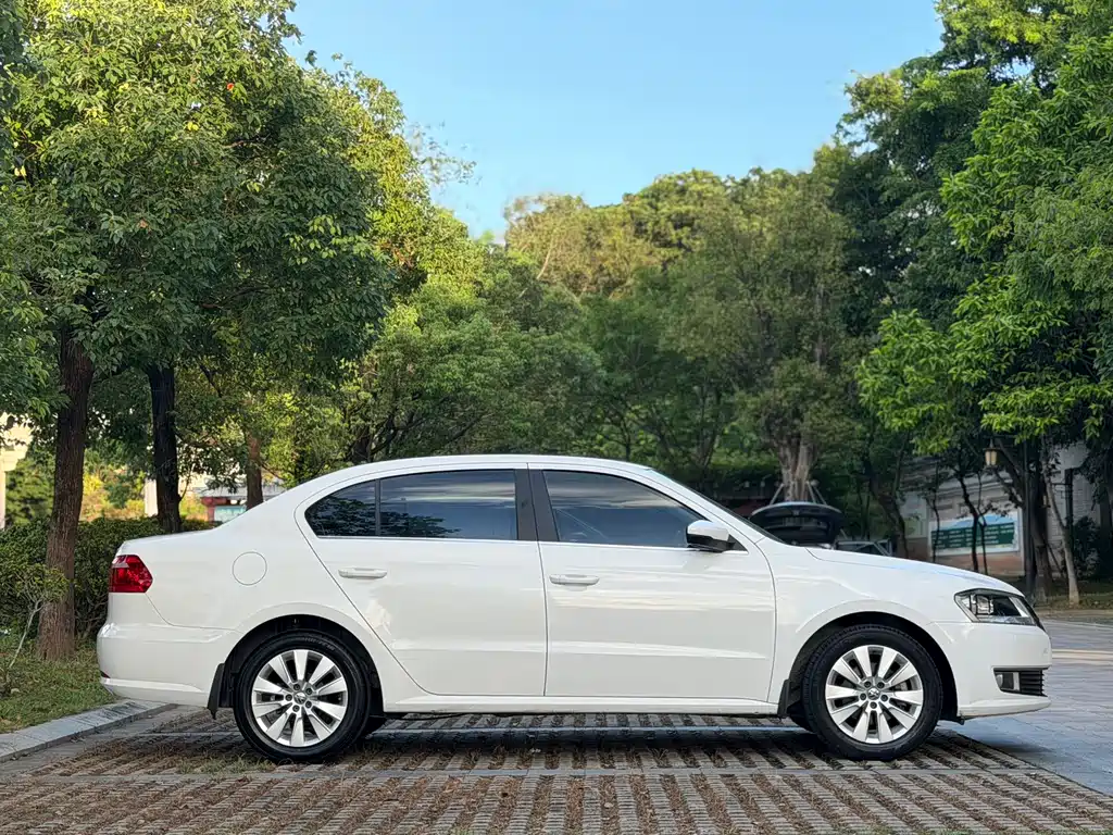 Volkswagen Lavida 2015