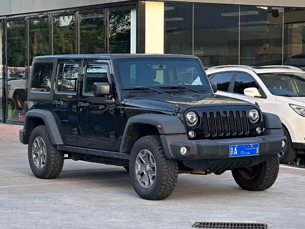 Jeep Wrangler 2016 — фото 1