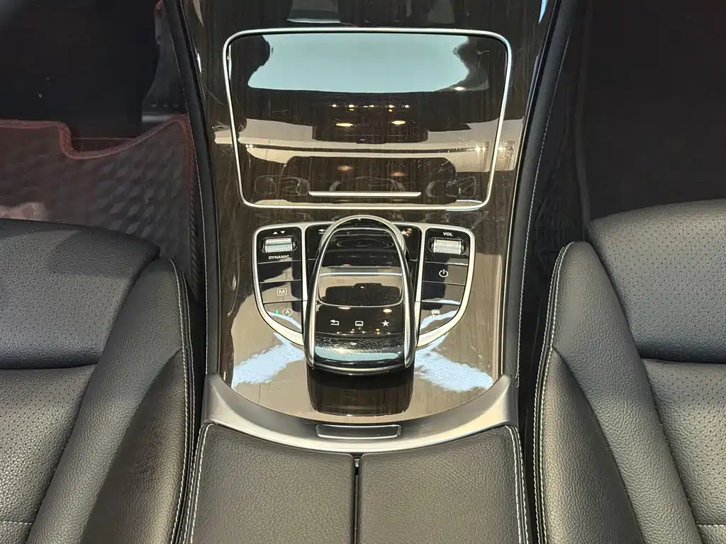 Mercedes-Benz GLC 2016 — фото 11