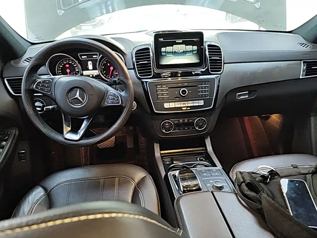 Mercedes-Benz GLE 2017 — фото 10