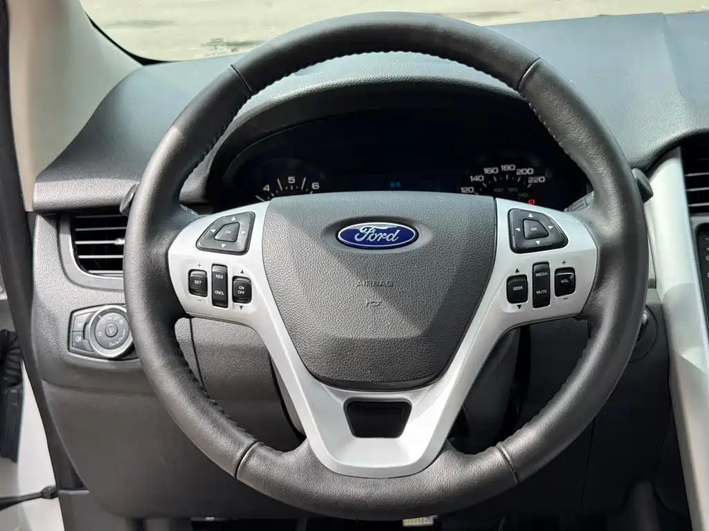 Ford Edge 2014 — фото 11