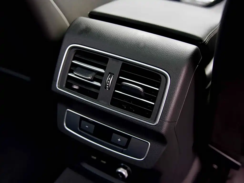 Audi Q5L 2023 — фото 15