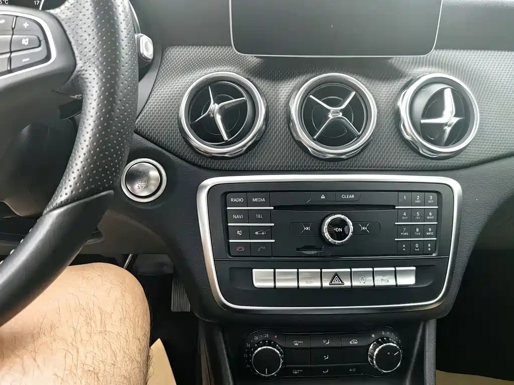 Mercedes-Benz GLA 2018 — фото 10