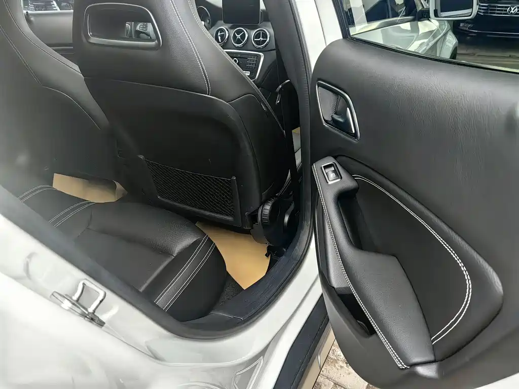 Mercedes-Benz GLA 2018 — фото 23