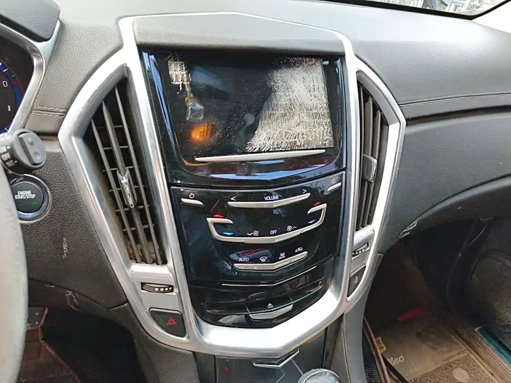 Cadillac SRX 2015 — фото 9