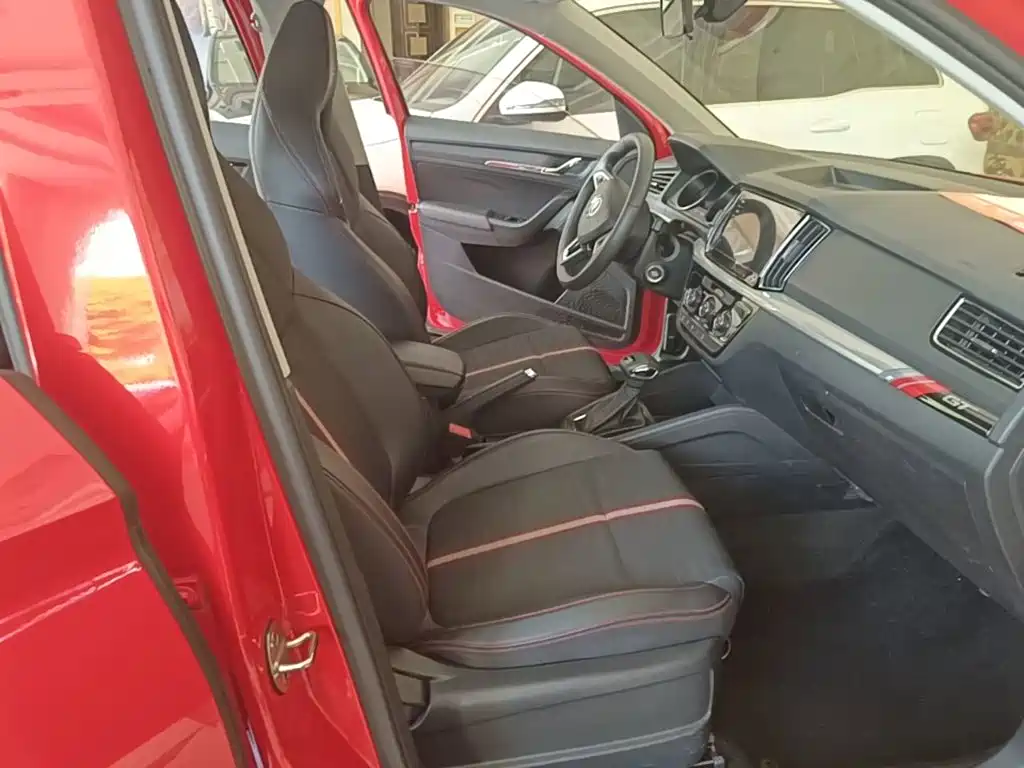 Skoda Kamiq 2020 — фото 25