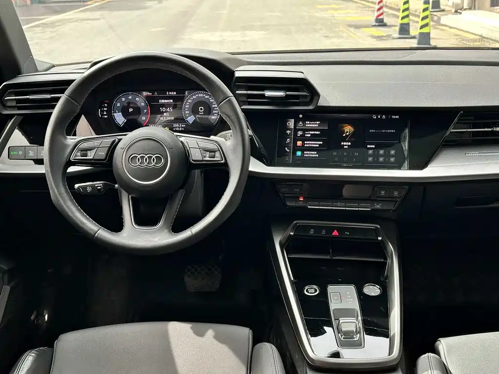 Audi A3 2023 — фото 12
