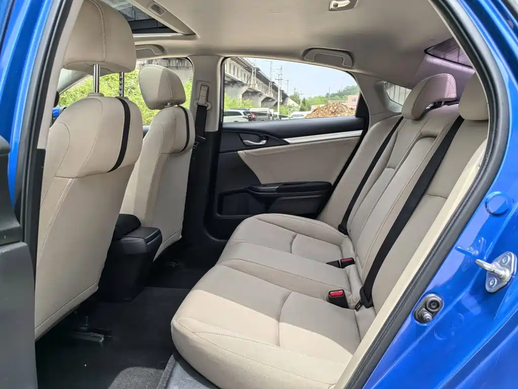 Honda Civic 2018 — фото 14