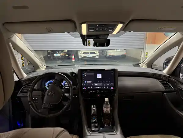 Toyota Vellfire 2024