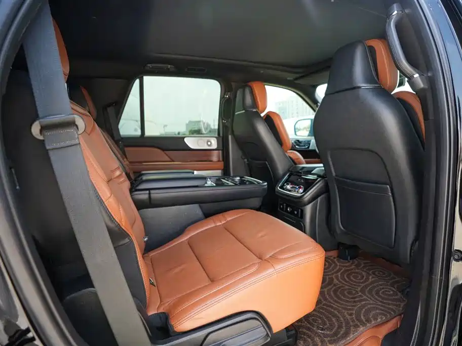 Lincoln Navigator 2021 — фото 11