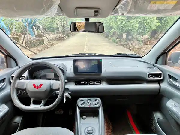 Wuling Hongguang New Energy 2025