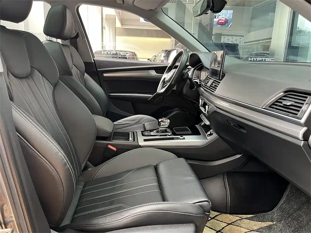 Audi Q5L 2022 — фото 12