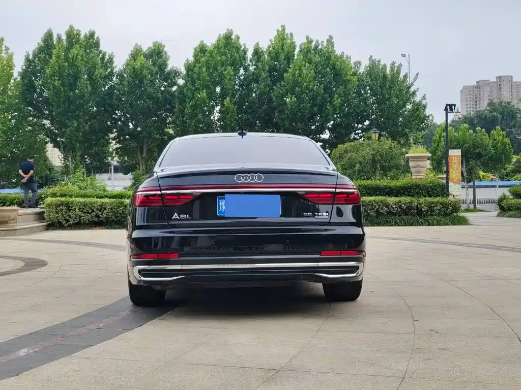 Audi A8 2025