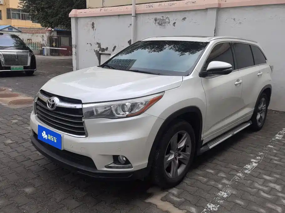Toyota Highlander 2016 — фото 1