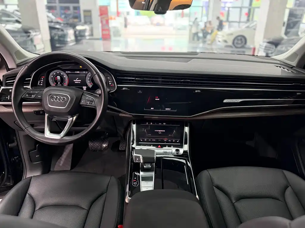 Audi Q7 2023 — фото 10