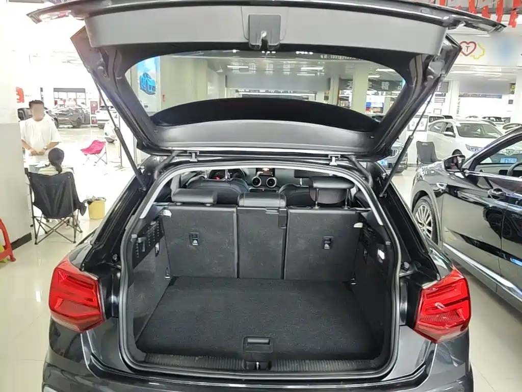 Audi Q2L 2022 — фото 19