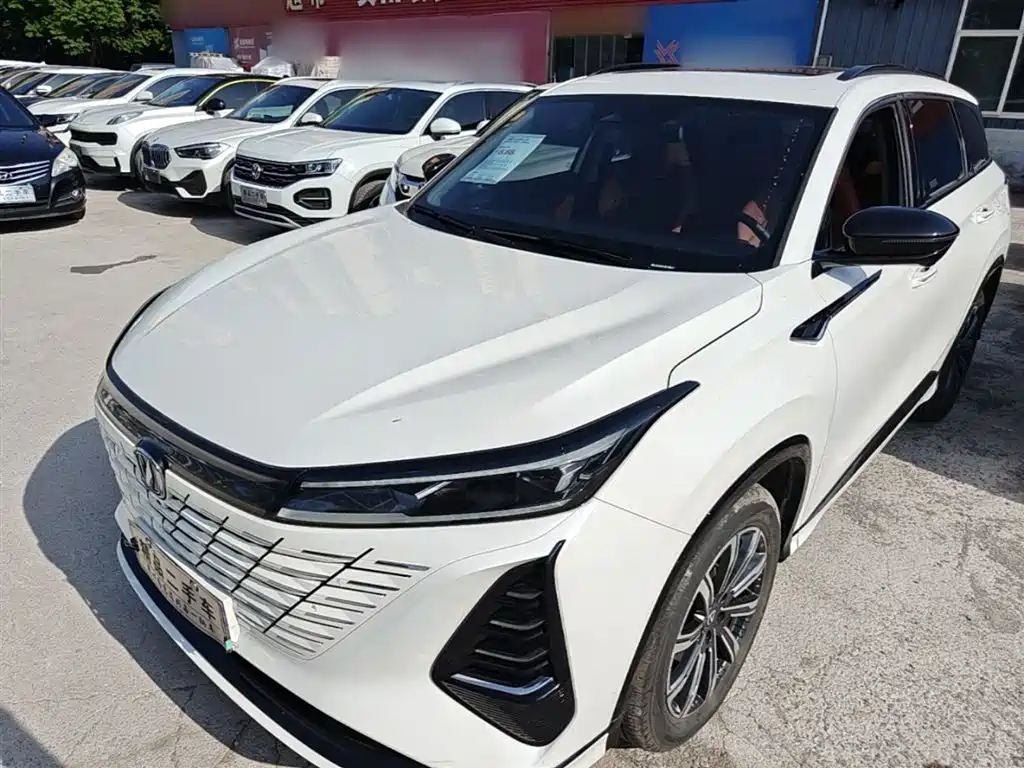 Changan CS75 PLUS 2025 — фото 1