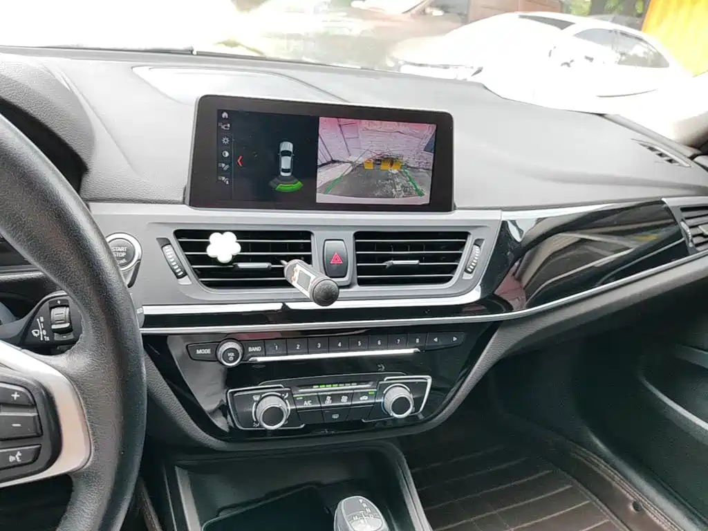 BMW 1 Series 2019 — фото 13