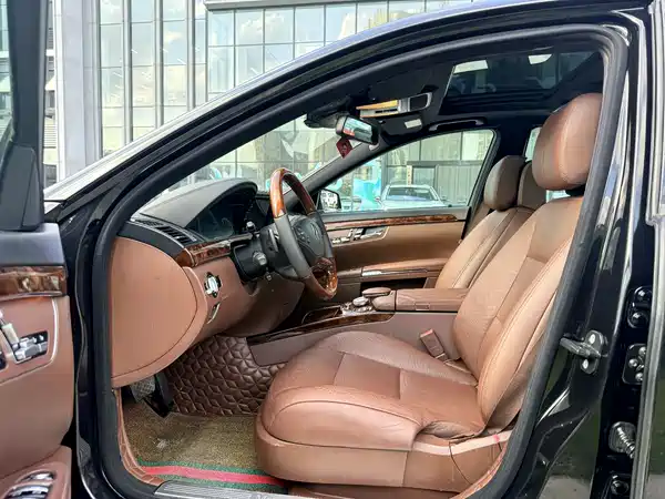 Mercedes-Benz S-Class 2011