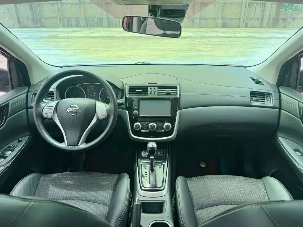 Nissan Tiida 2016 — фото 9