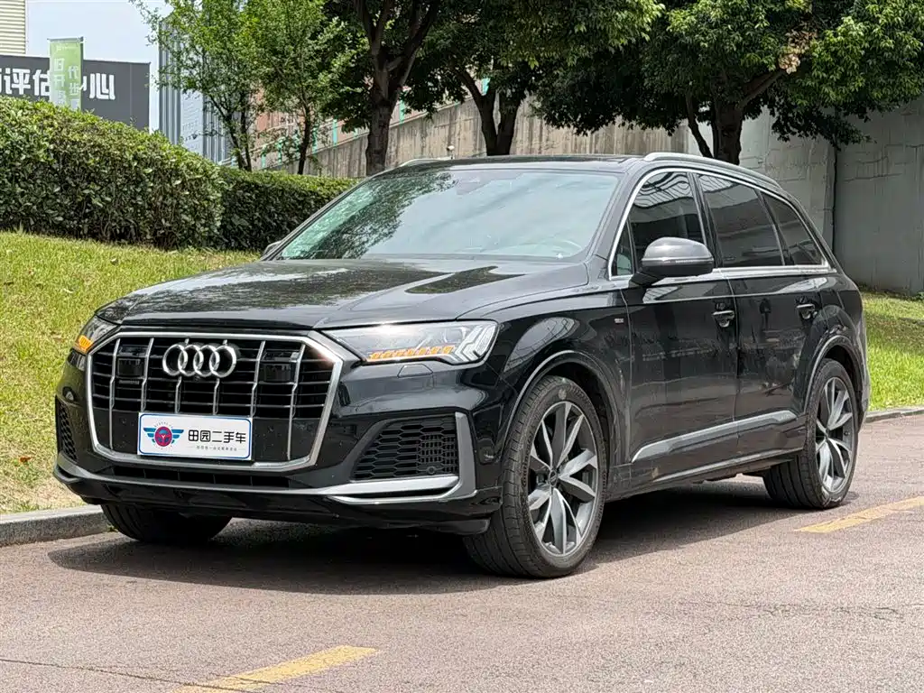 Audi Q7 2023 — фото 1