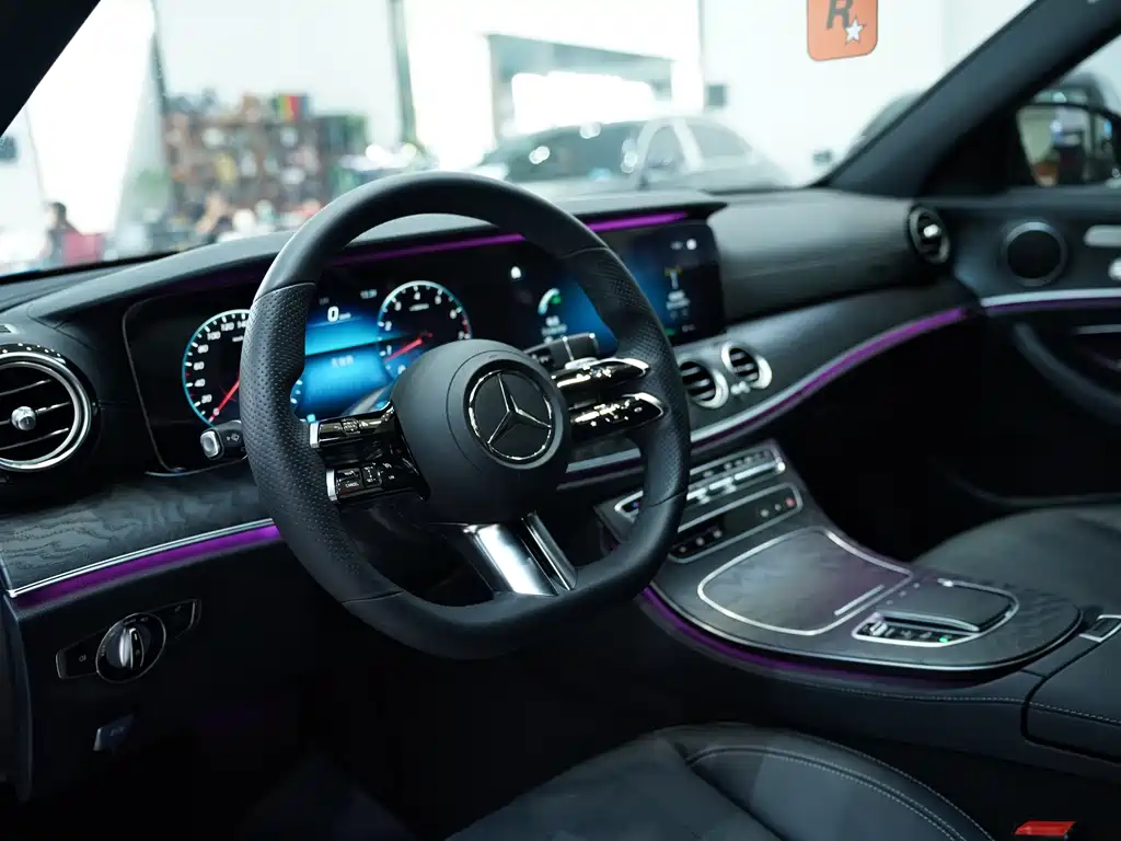 Mercedes-Benz E-Class 2020 — фото 11