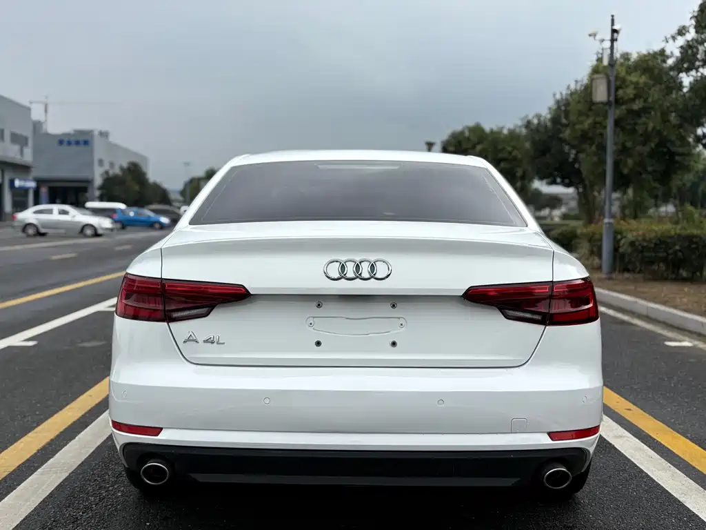 Audi A4L 2017 — фото 5