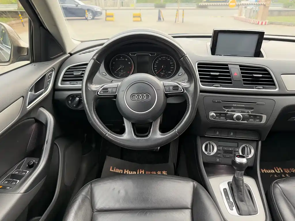 Audi Q3 2015 — фото 16