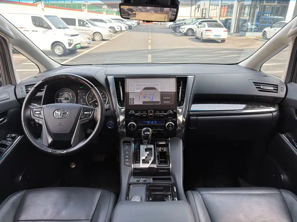 Toyota Vellfire 2023 — фото 9