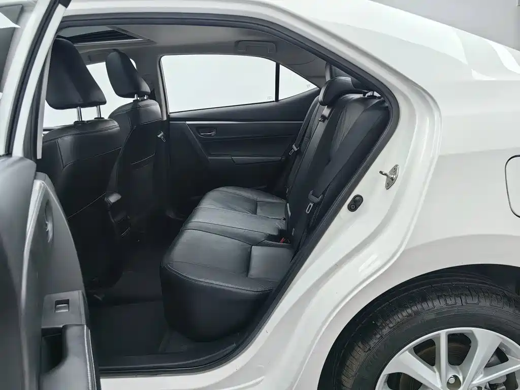 Toyota Corolla 2016 — фото 15