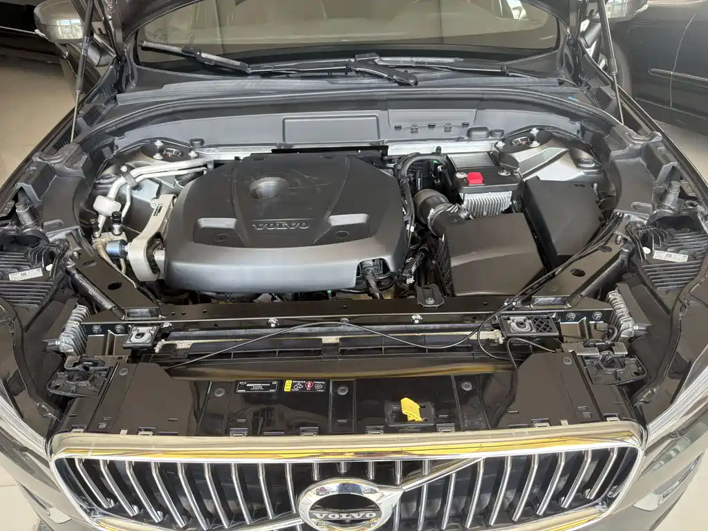 Volvo XC60 2021 — фото 10