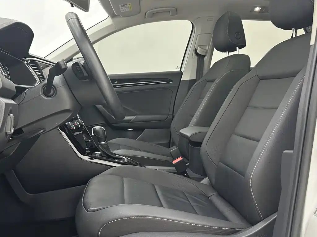 Volkswagen T-Roc 2022 — фото 7