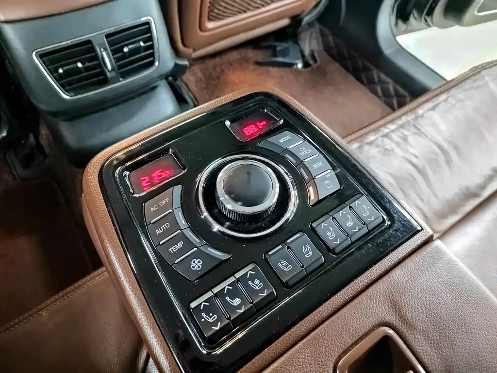 Hongqi H7 2015 — фото 14