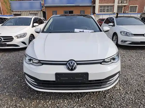 Volkswagen Golf 2021