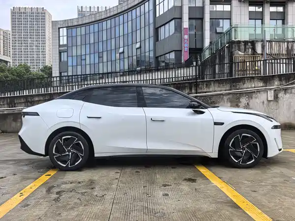Lynk & Co 07 EM-P 2024
